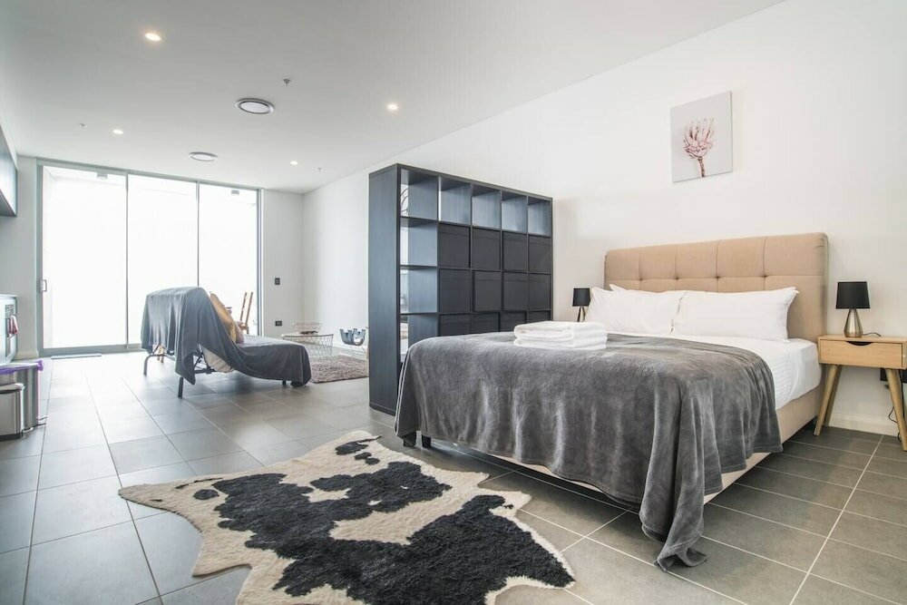 Фото Home With Convenient Location! Close to Train&cbd