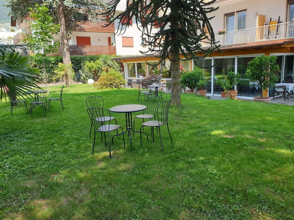 Фото Hotel Jasmin