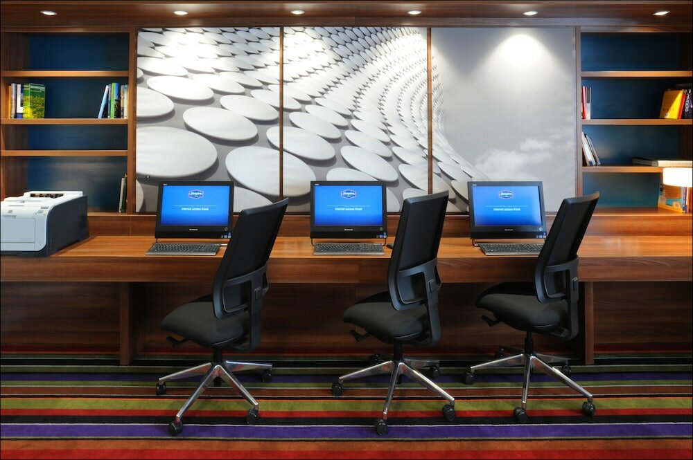 Фото Hampton by Hilton Birmingham Broad Street