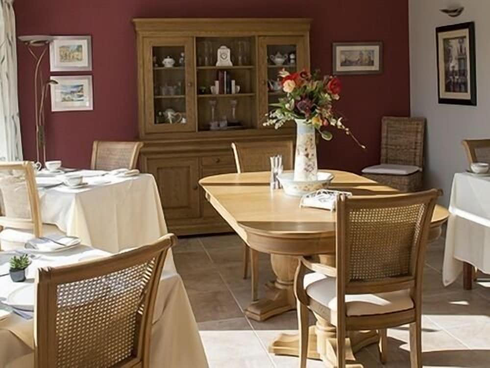 Фото Crowfield House