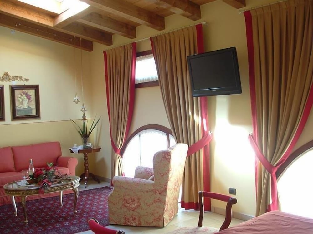 Фото Otto Ducati d'Oro