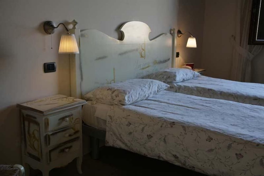 Фото Otto Ducati d'Oro