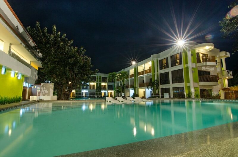 Гостиница Apple Tree Resort and Hotel