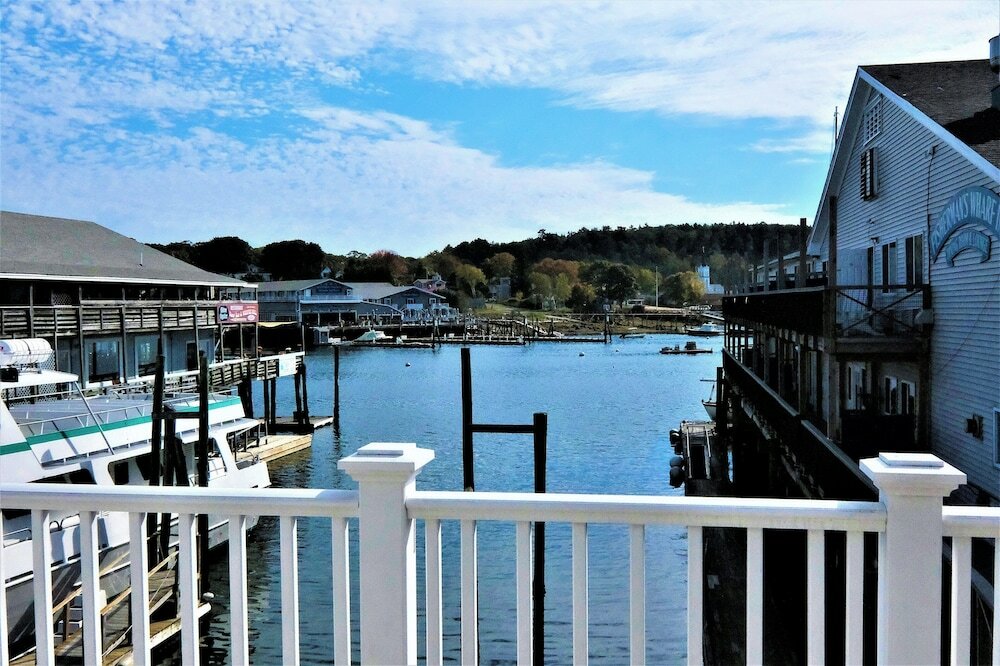 Фото Fishermans Wharf Inn