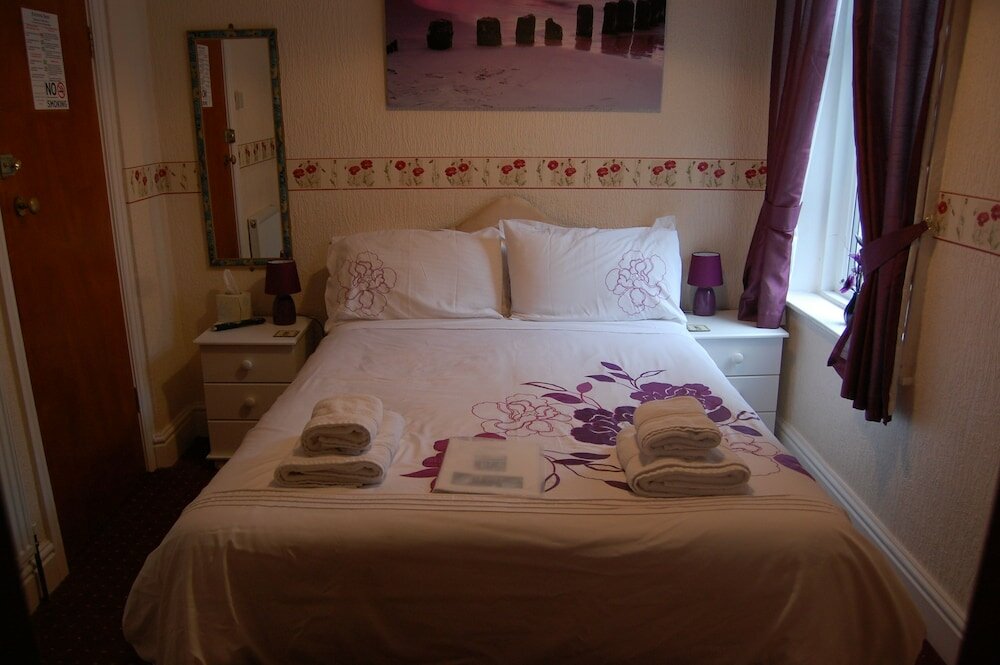 Фото The Fairview Hotel