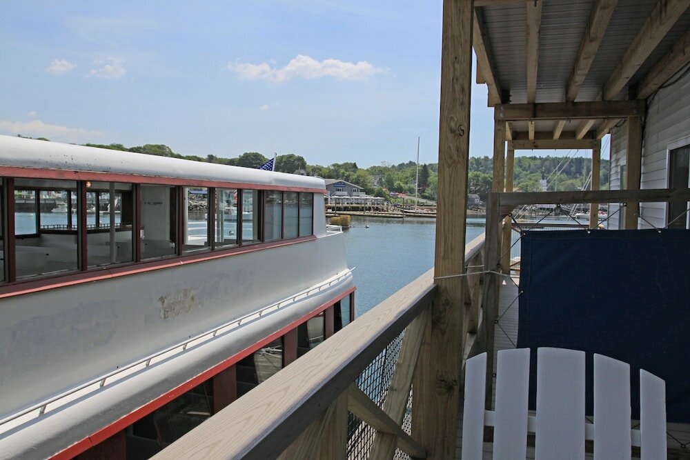 Фото Fishermans Wharf Inn