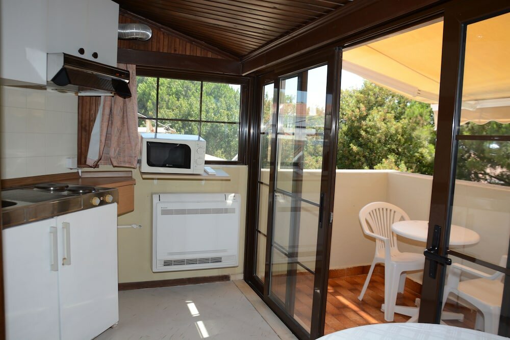 Фото Niki Hotel Apartments