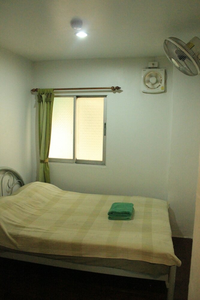 Фото New Road Guest House - Hostel