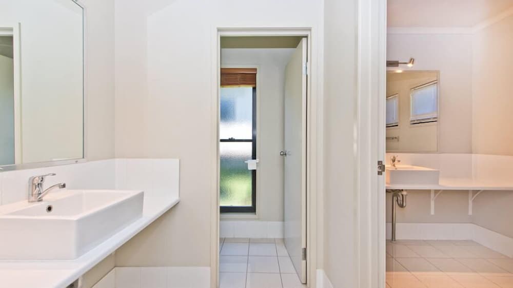 Фото Blue Crab Beach House