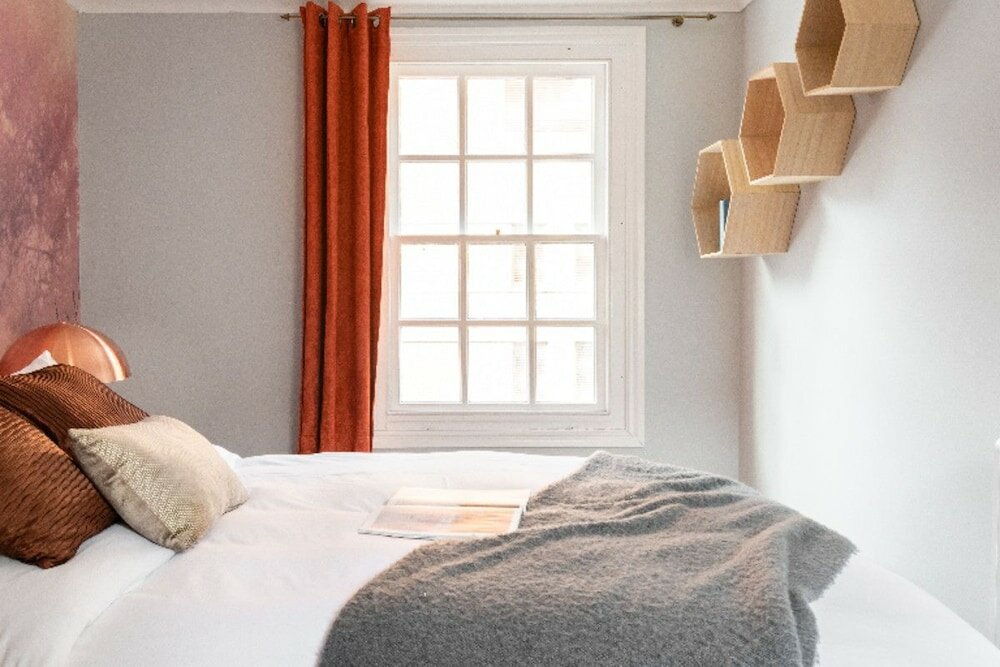 Фото The Historic Gem - Sleek & Central 3bdr Maisonette