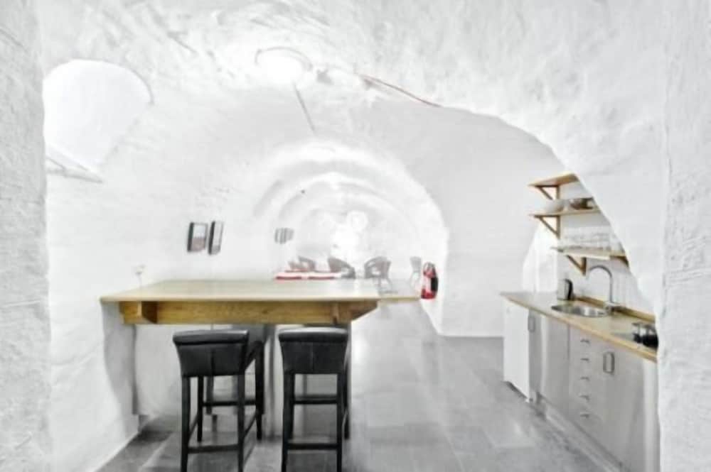 Фото Ramilton Old Town Hostel