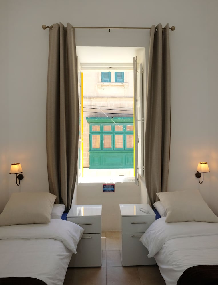 Фото The Maltese Sun