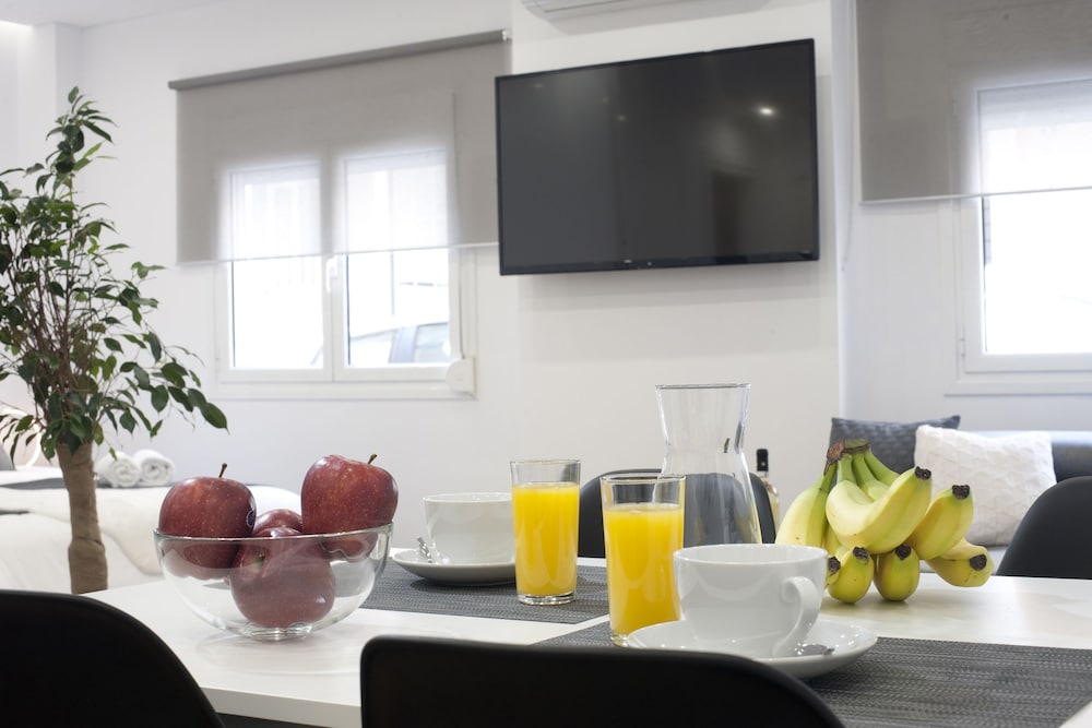 Фото Α Koukaki, Modern Newly Refurbished Apartment