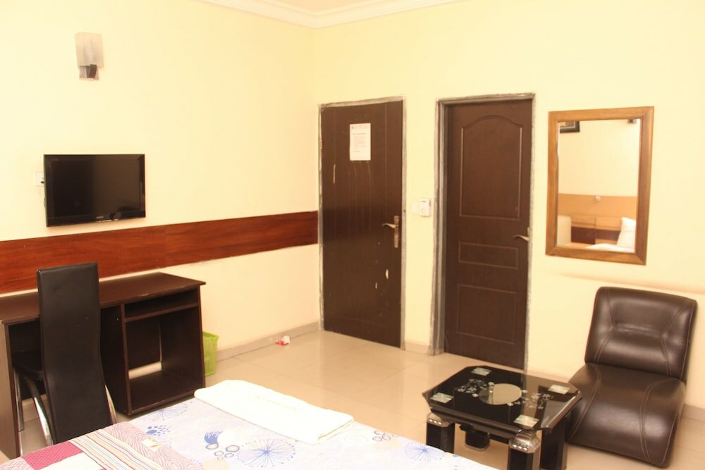 Фото Hilltop Paradise Hotel