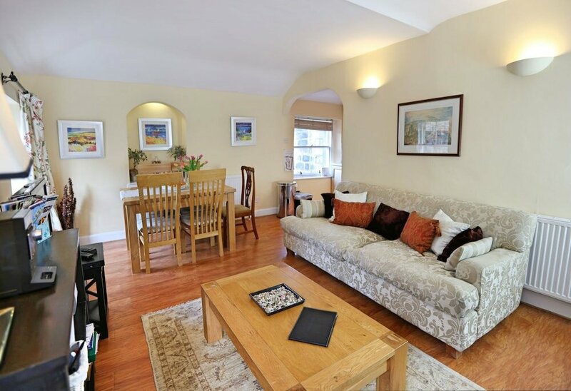 Гостиница Wonderful Central Edinburgh Apartment в Эдинбурге