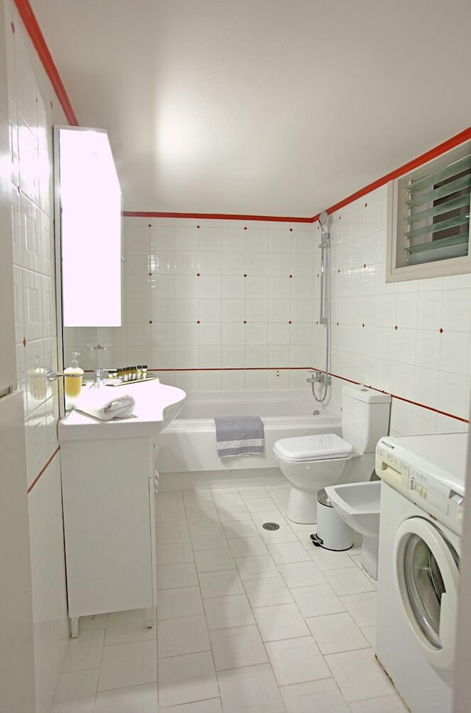 Фото Niriides Home