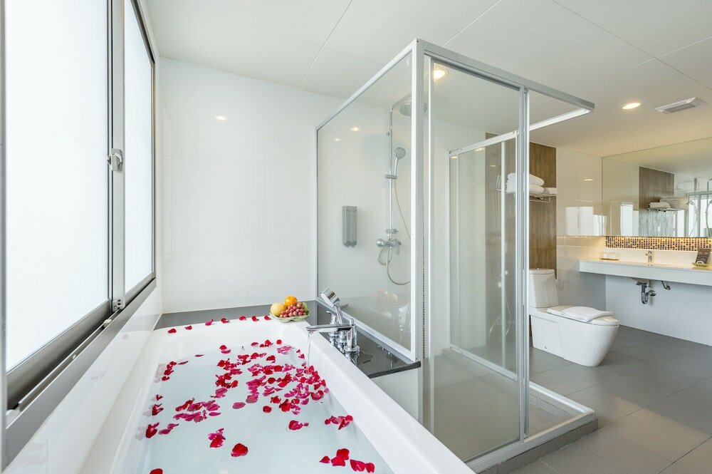 Фото Buri Sriphu Hotel & Convention Centre