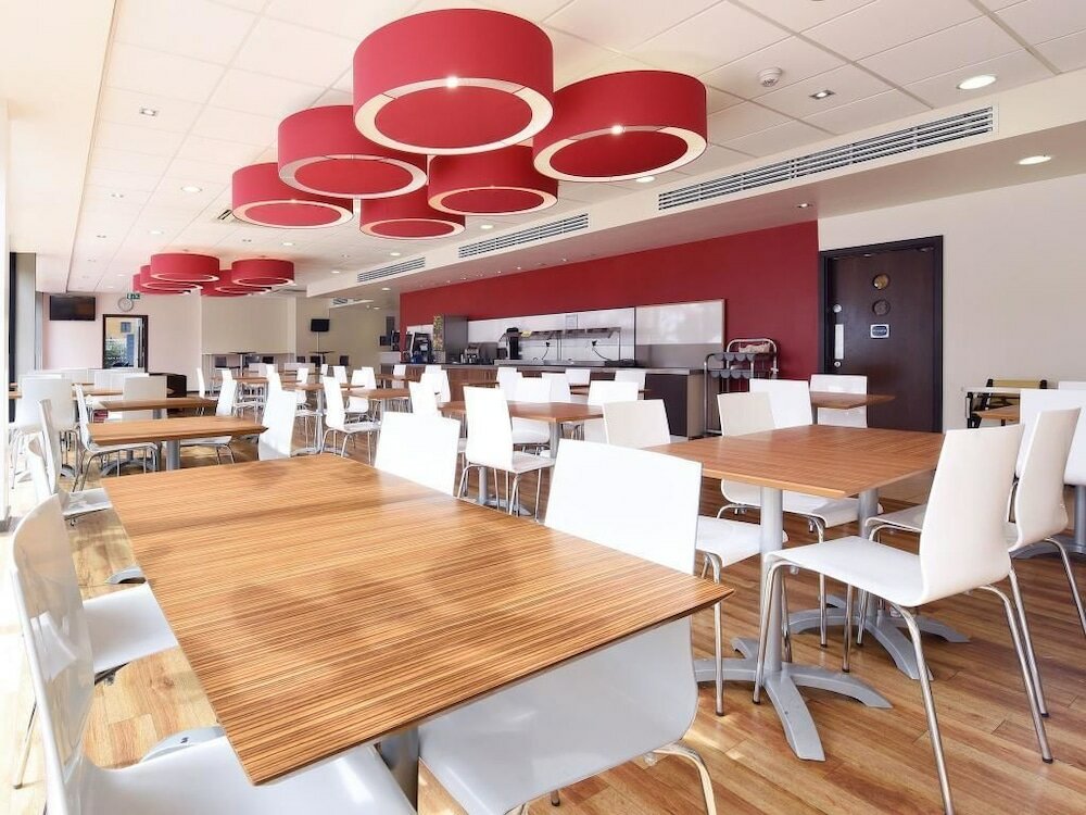 Фото Travelodge London Stratford