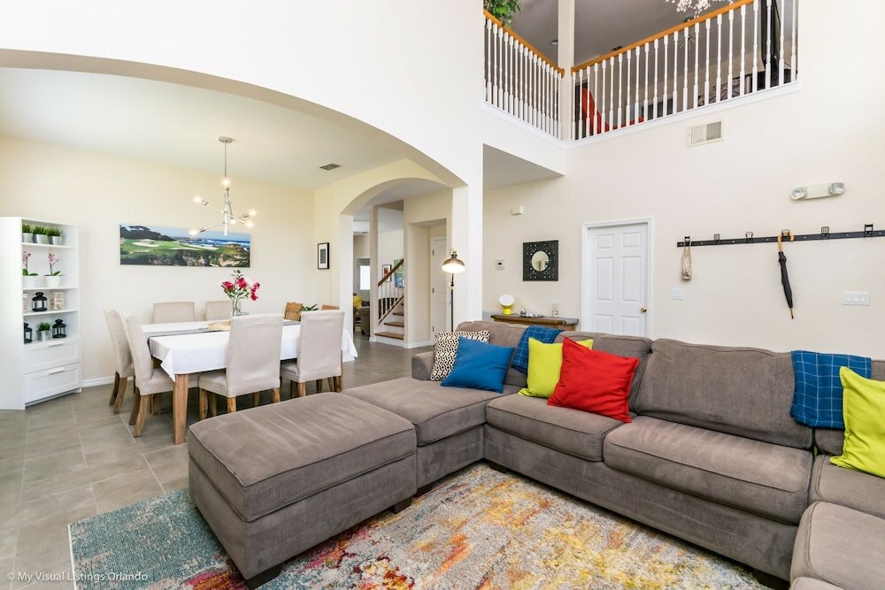 Фото Luxury 5 Bedroom 4 Bath Villa With Bespoke Interi