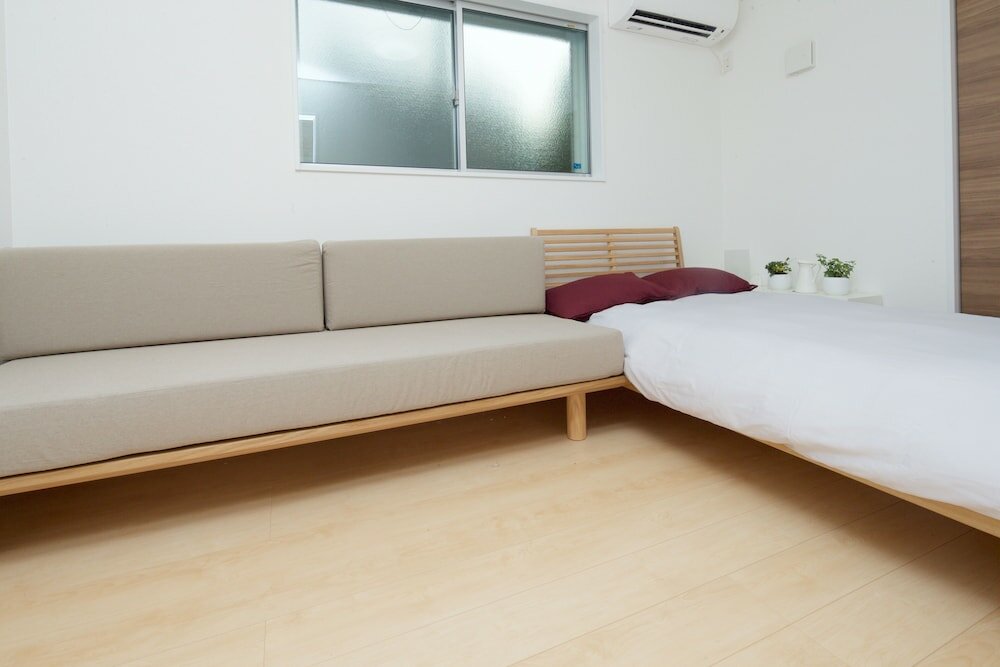 Фото Nishi-Sugamo Guest House. 2min to Nishi-Sugamo Sta. 13min to Ikebukuro Sta