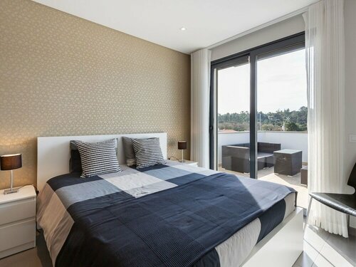 Гостиница Lavish Villa in Foz do Arelho With Private Swimming Pool