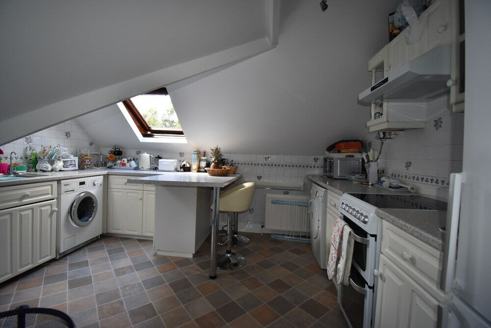 Фото Immaculate 4-bed Apartment in Bournemouth & SPA