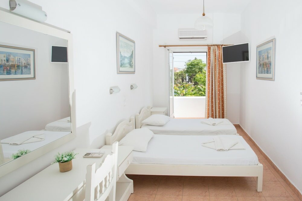 Фото Louiza Hotel