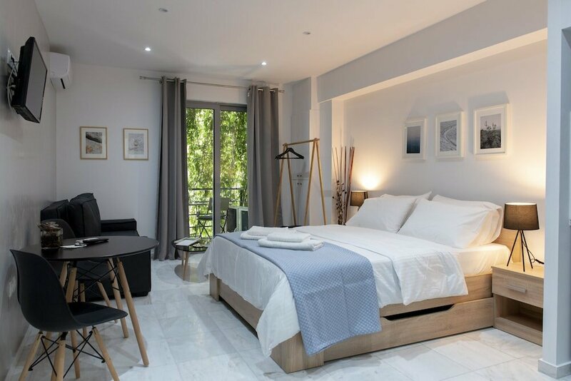 Гостиница Bright Eco Studios
