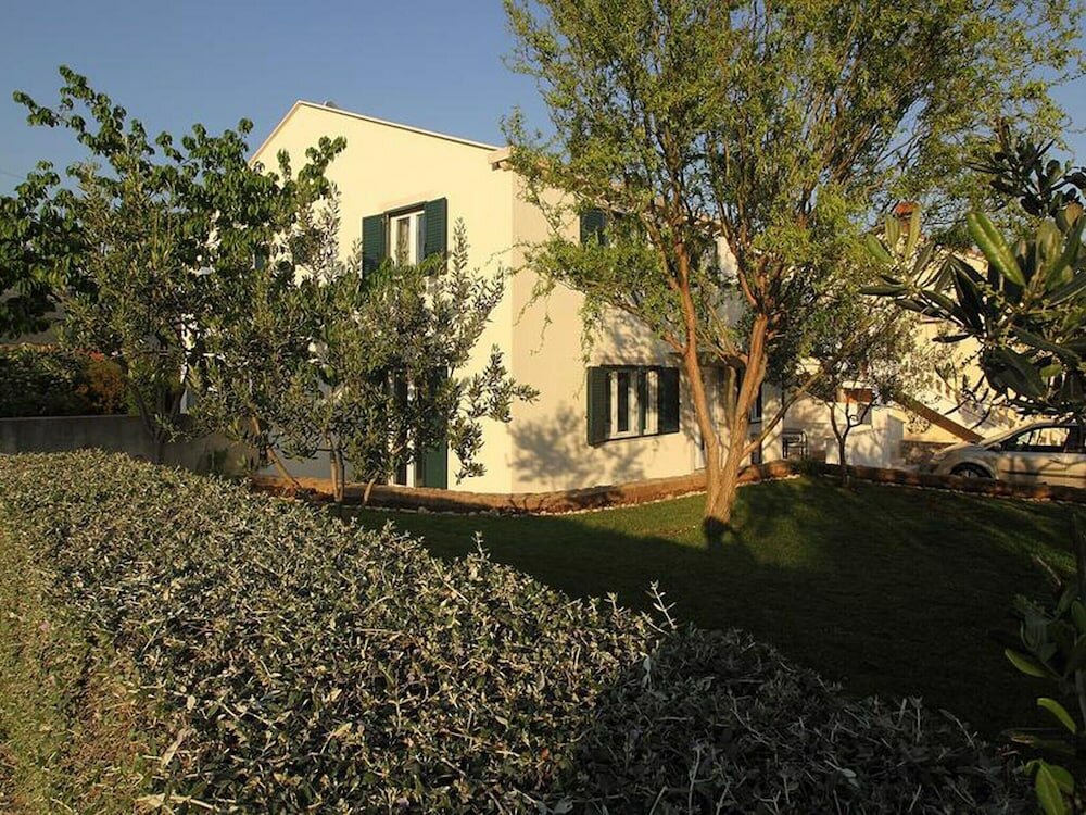 Фото Modern Apartment in Mocici With Terrace