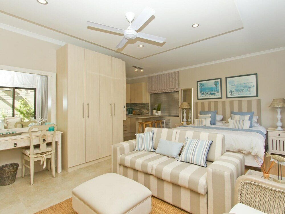 Фото Dolphin Villa