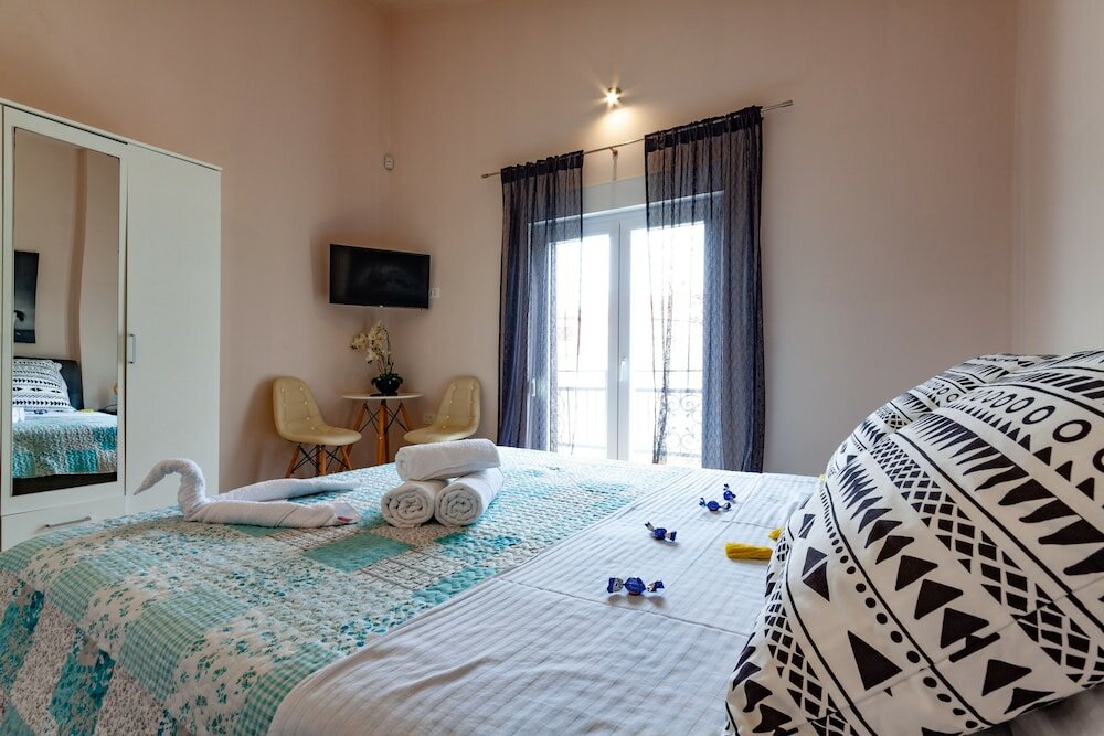 Фото Five bedroom villa Emily with pool