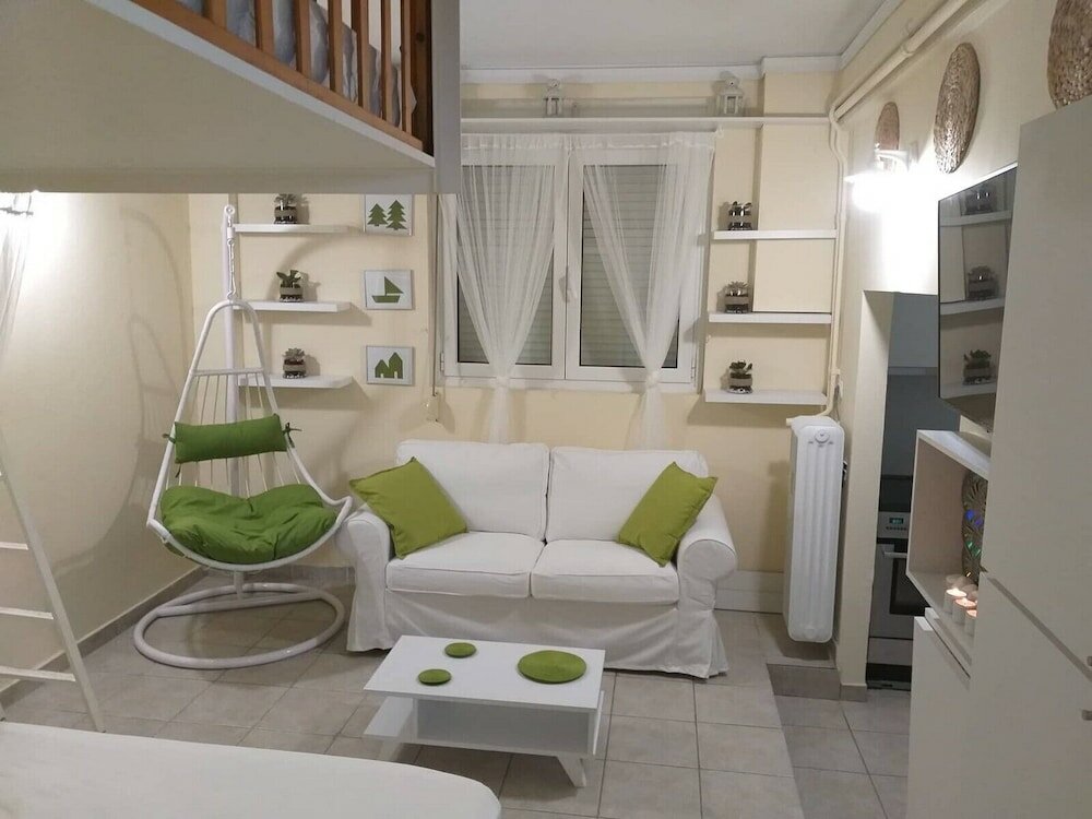 Фото Urban Minimalist Studio Apt. near Pagrati Park