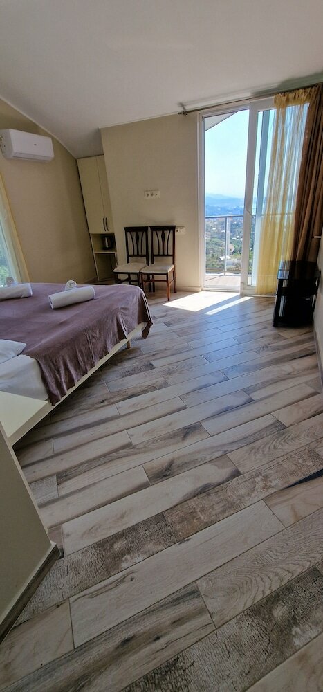 Фото Гостевой дом Holiday House Green Cape Batumi