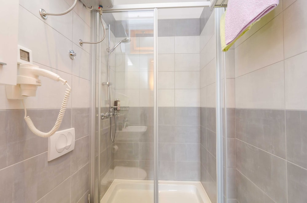 Фото Rooms Lovrijenac