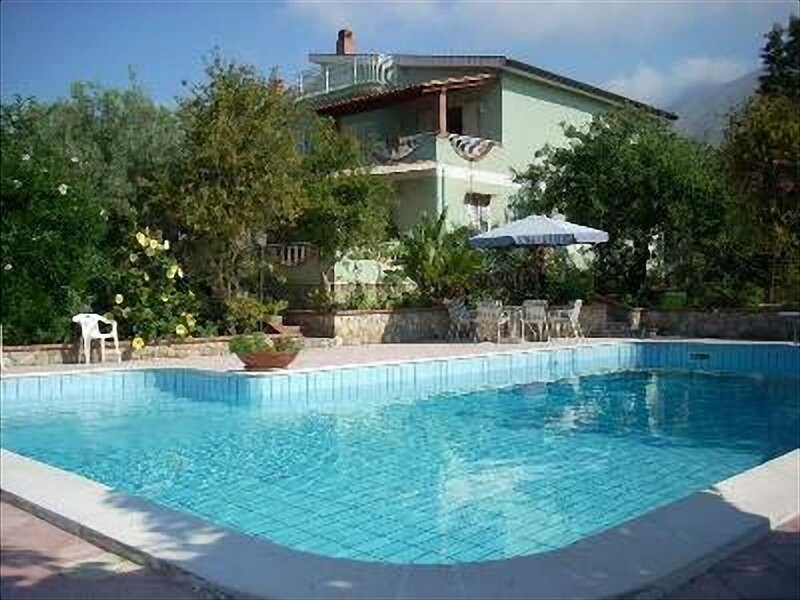 Апартаменты Panoramic Apartment in Villa With Pool and Garden Wi-fi