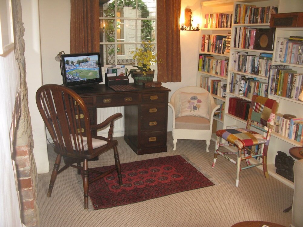 Фото Just So Cottage