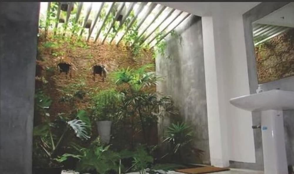 Фото Whispering Ocean