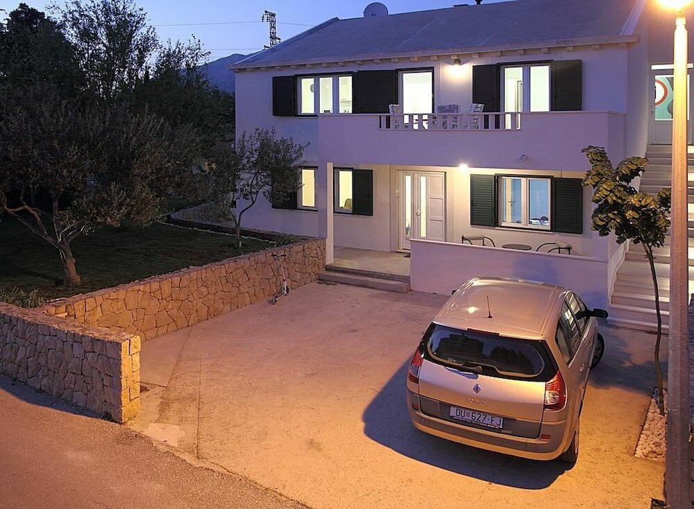 Фото Modern Apartment in Mocici With Terrace