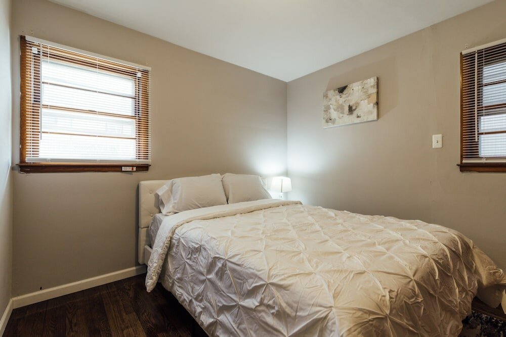 Фото 3 Bedroom near Journal Square