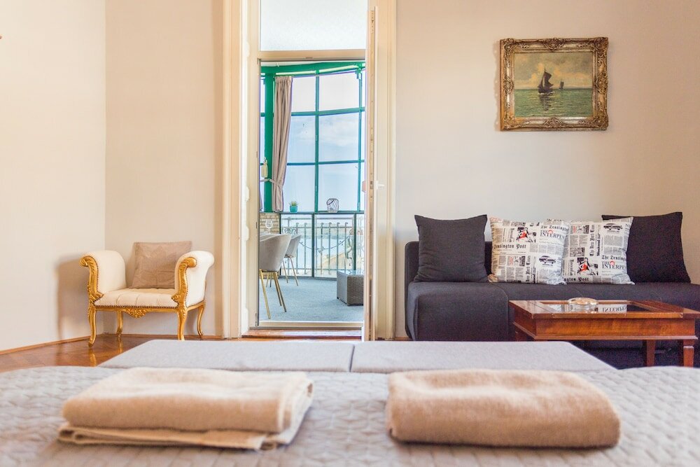 Фото Villa Muenz Luxurious Residence