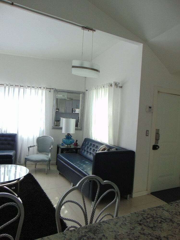 Фото Modern Townhome Prime Location