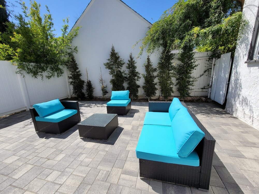 Фото Luxurious Studio City Home