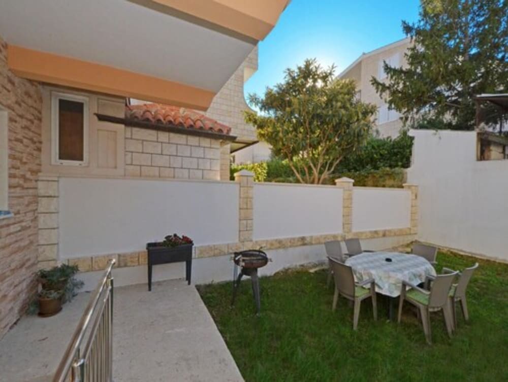 Фото Lobster Apartments