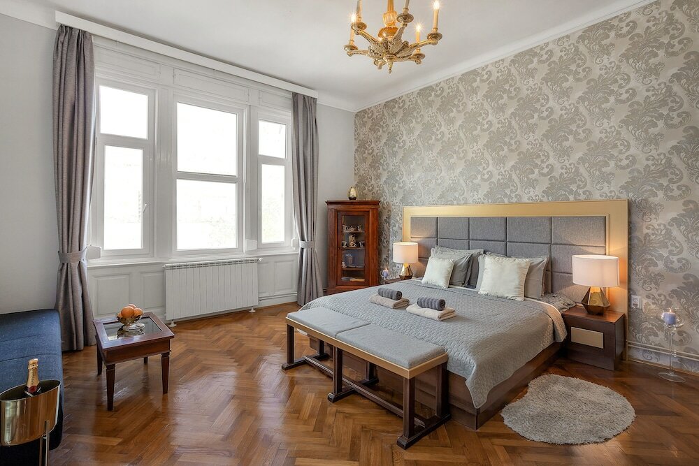 Фото Villa Muenz Luxurious Residence