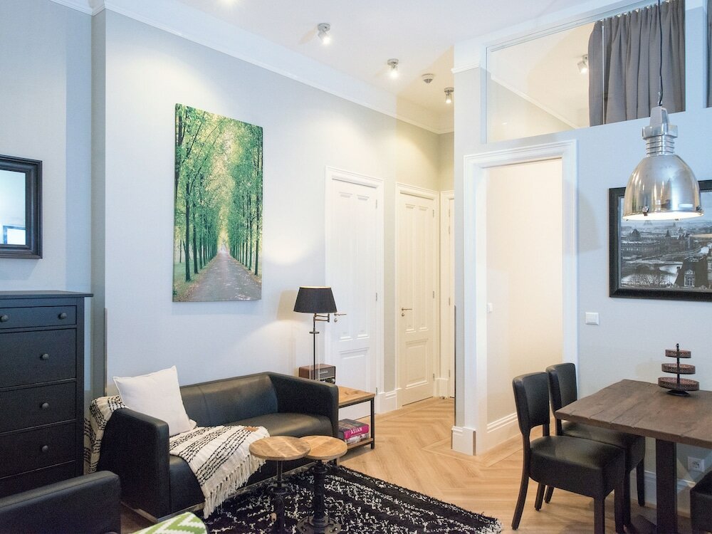 Фото BizStay Park Central Executive