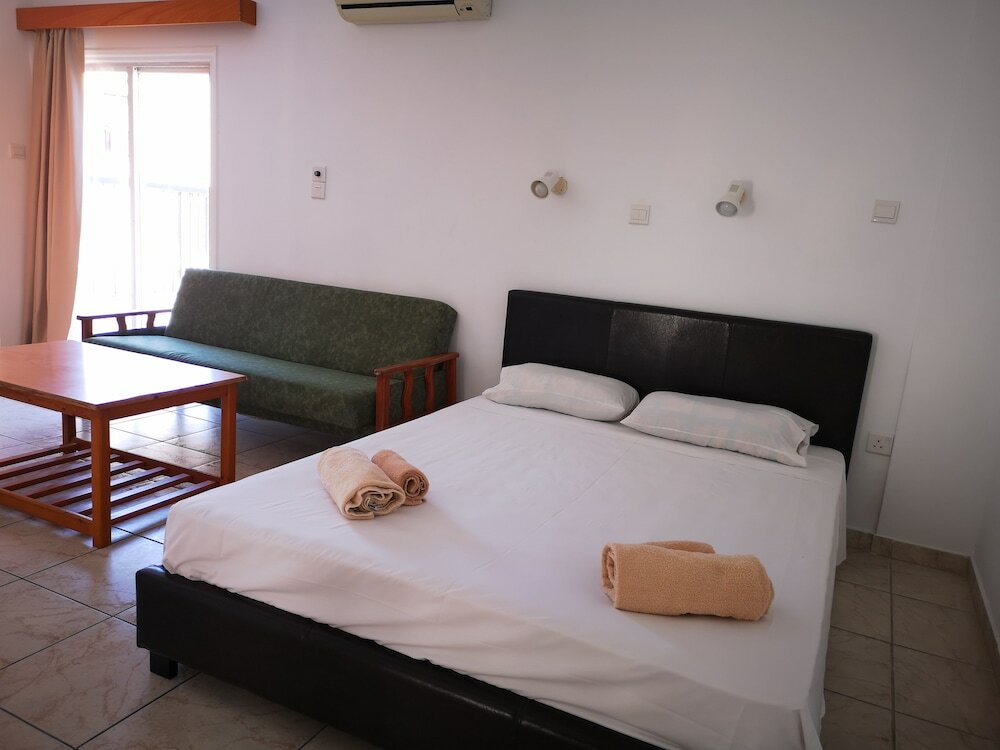 Фото Summer's Hotel Apartments