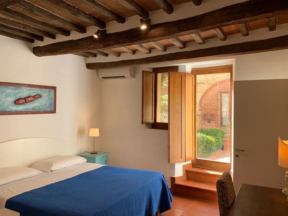 Фото Regis Condo