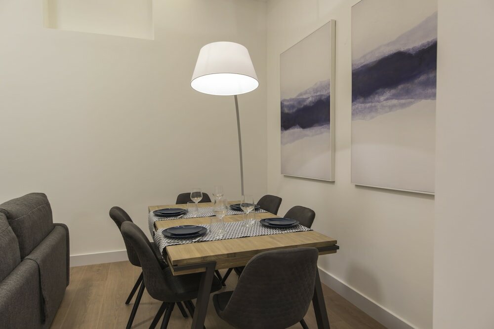 Фото High Ceiling Duplex Apt Cais do Sodre