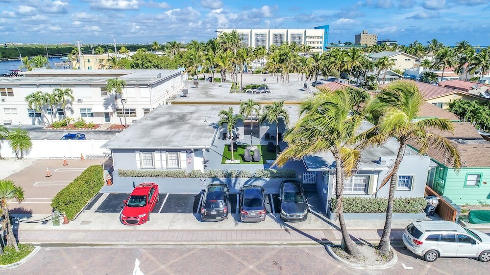 Фото Beach Inn by DesignedVR