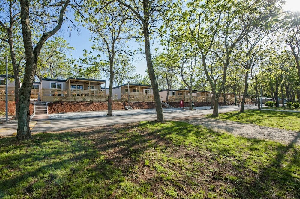 Фото Mediteran kamp Mobile Homes in Camping Puntica